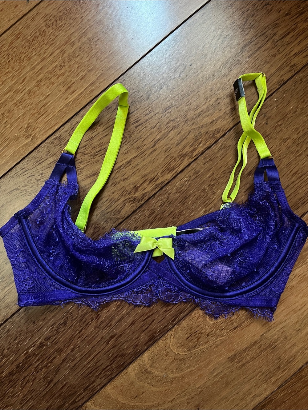 NWT Victoria’s Secret Very Sexy Unlined Demi Underwire Bra